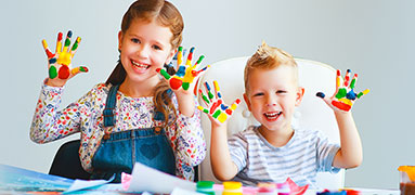 Kids hand painting